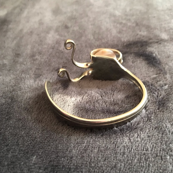 Silver bracelet with beautiful polished stone - Picture 5 of 8